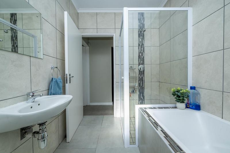 4 Bedroom Property for Sale in Viking Village Western Cape